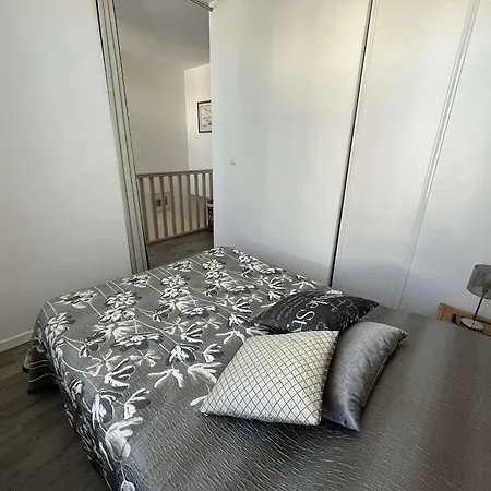 Holiday home Maison Cosy Proche Boisvinet, 2 Chambres, Cour, Parking, Wi-fi, A - Fr-1-324-133
